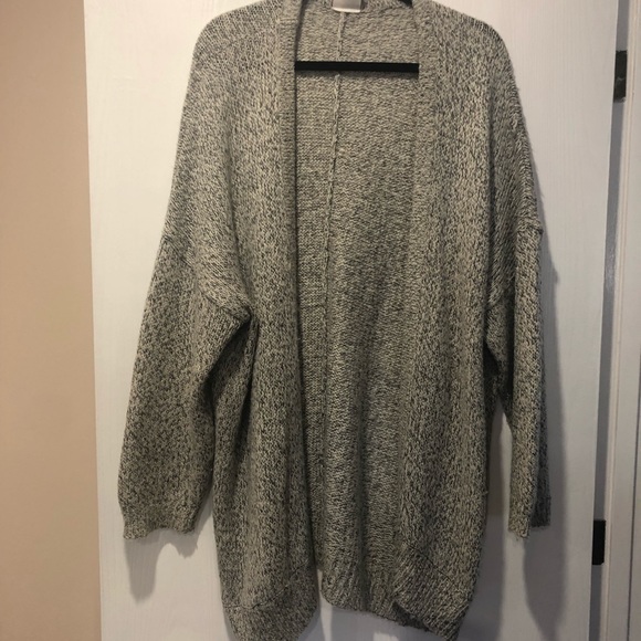 Oversized grey sweater - Picture 2 of 3